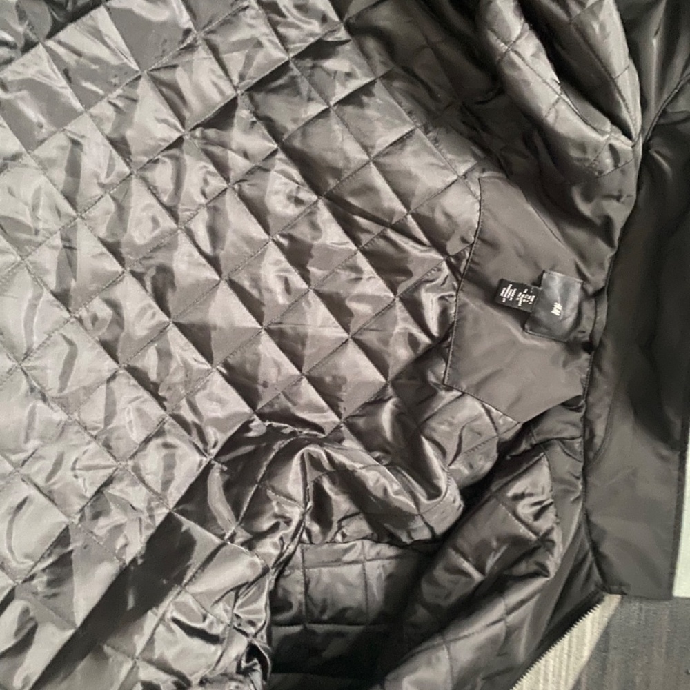 Suit - Picture 2 of 5